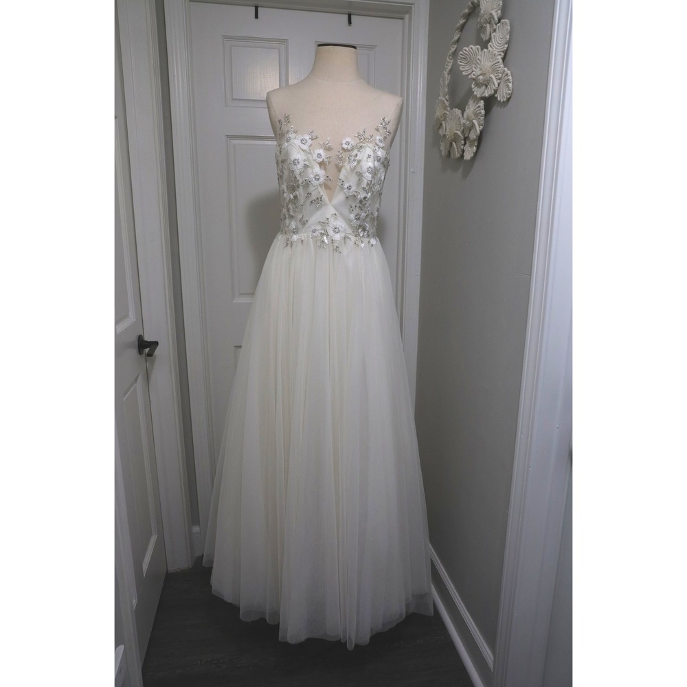 Liancarlo Couture Ivory Floral Embroidered Tulle Wedding Gown Dress Size 12